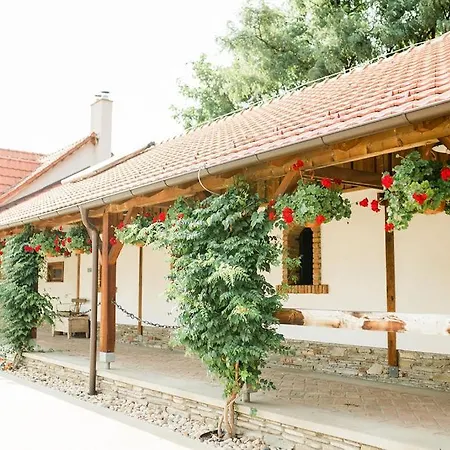 Zwicker Vendégház 4*